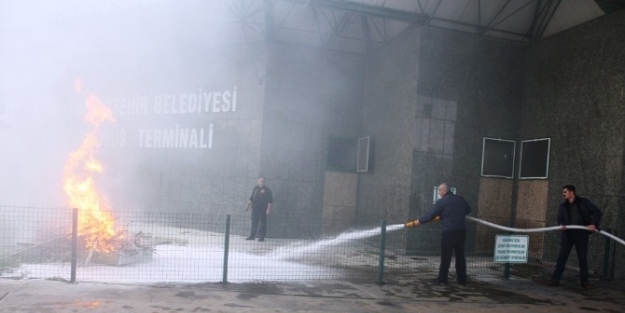 Otobüs Terminali’ndeki Tatbikat Gerçeğini Aratmadı