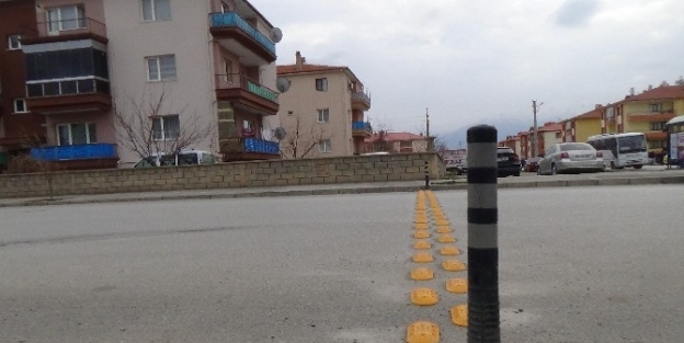 Erzincan Belediyesi Tehlikeli Kavşaklara Güvenlik Önlemi Alıyor