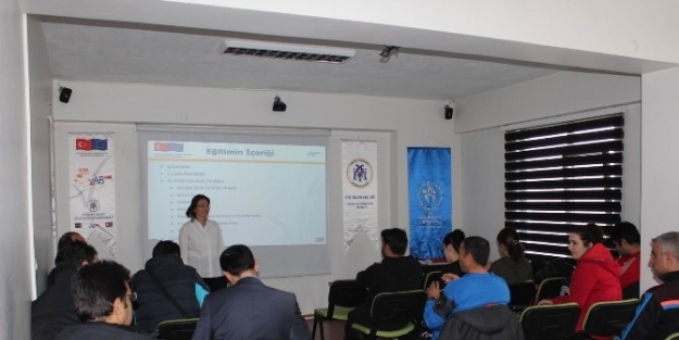 Erzincan Ghsim Personeli Proje Döngüsü Eğitimi Alıyor