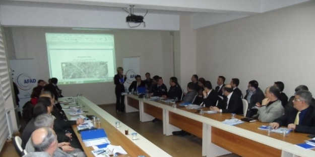 Düzce’de Afet Ve Acil Durum Toplantısı