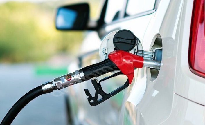 Benzine ve motorine bu gece indirim geliyor