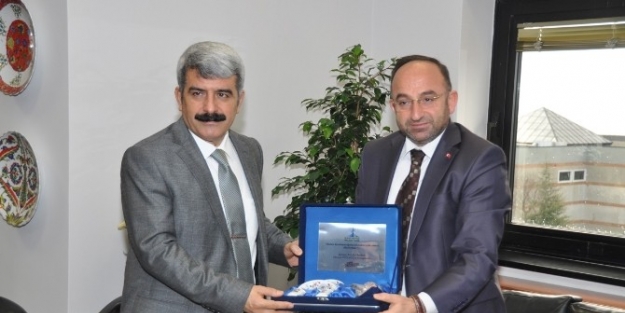 Başkan Üzülmez’den Rektör Hülagü’ye Hayırlı Olsun Ziyareti