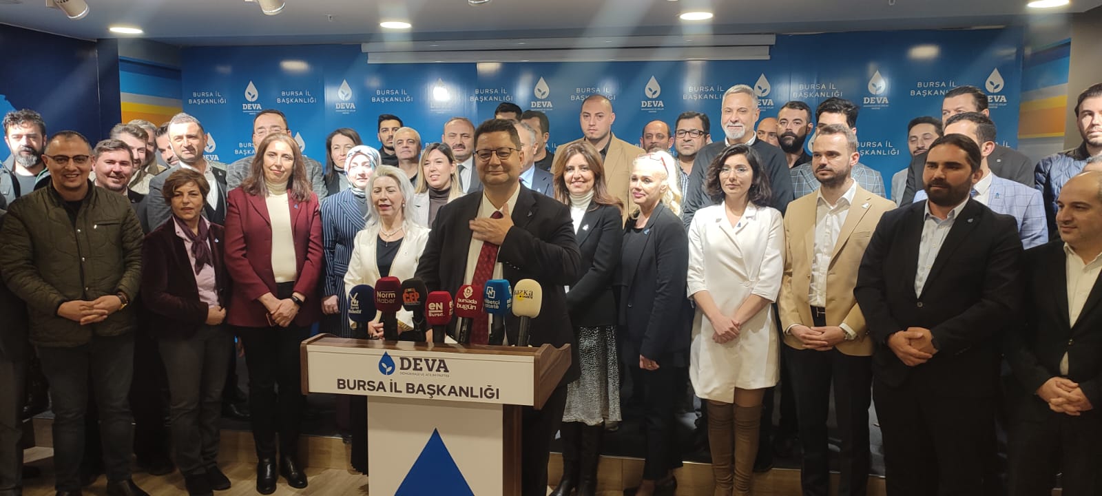 Bursa DEVA'da İl Başkanı Serkan Özgöz aday adayı oldu