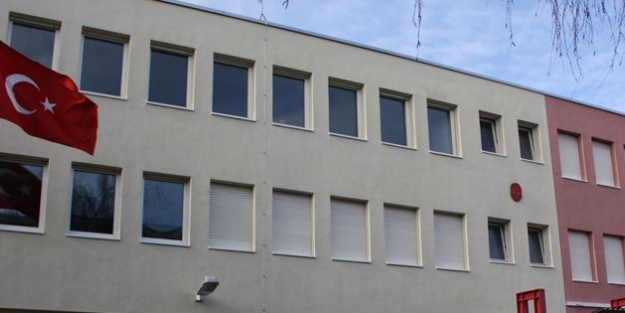 İstihbaratla suçlanan Türk konsolosla görüşmedi