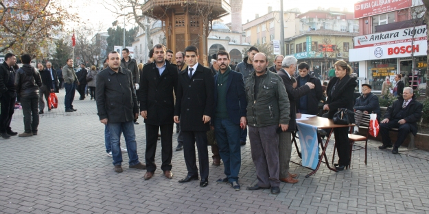 Uygur Türkleri için imza kampanyası