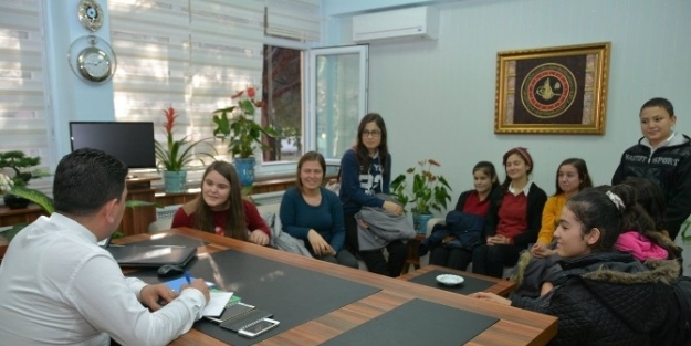 Öğrencilerden Yunusemre Belediyesi’ne Ziyaret