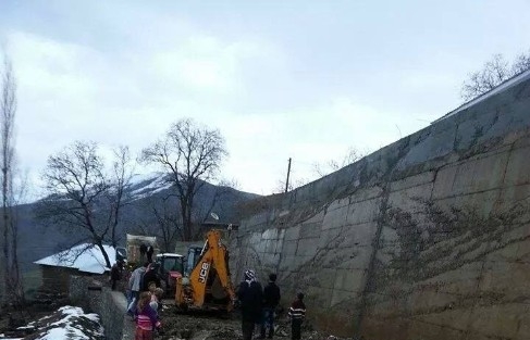 Bahçesaray’da Yol Ve Alt Yapı Çalişmalari