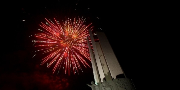 Karşıyaka’da Yer Gök Yeşil-kırmızı