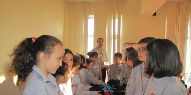 İzci Öğrencilere Yıldız Takma Ve And İçme Töreni