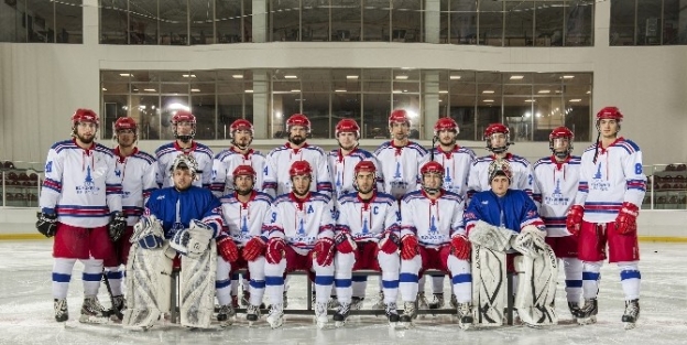 İzmir’in ’buz Adamları’ Yine Şampiyonluk Peşinde