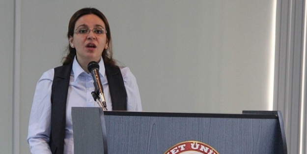 Cü’de ‘gıda Katkı Maddeleri Gdo Ve Biz’ Adlı Konferans Düzenlendi