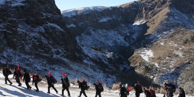 Büyükşehirli İzciler Allahuekber Şehitlerimizi Anacak