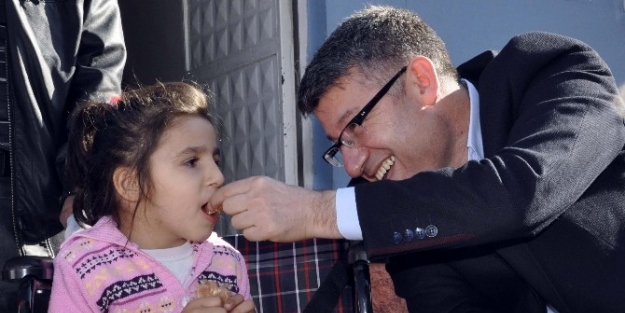 Yeni’den Engelli Suna’ya Tekerlekli Sandalye