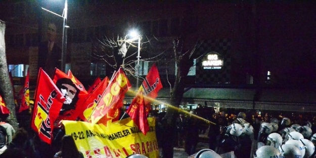 ‘hayata Dönüş’ Operasyonu Protestosuna Polis Müdahalesi