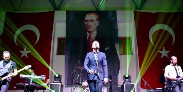 - Gümüşhane’de Zakkum Konseri Düzenlendi