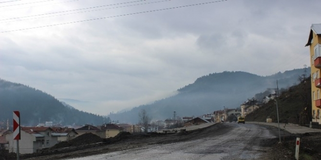 Bir Yıldır Trafiğe Kapalı Olan Yol Açıldı