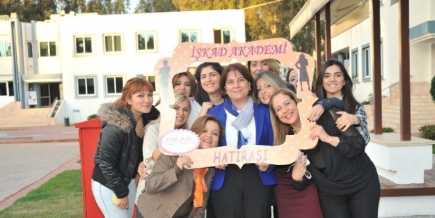 İşkad Akademi İlk Mezunlarını Verdi
