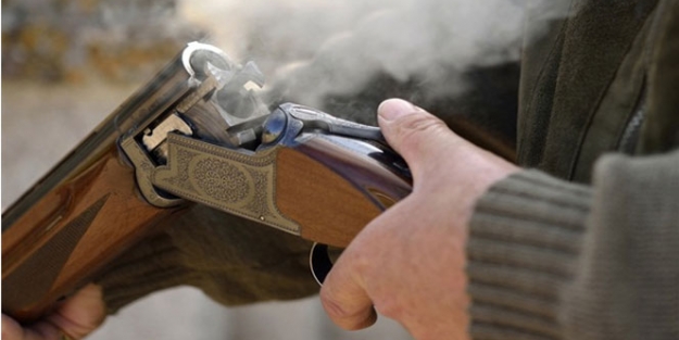 Tüfekle oynayan çocuk canından oldu