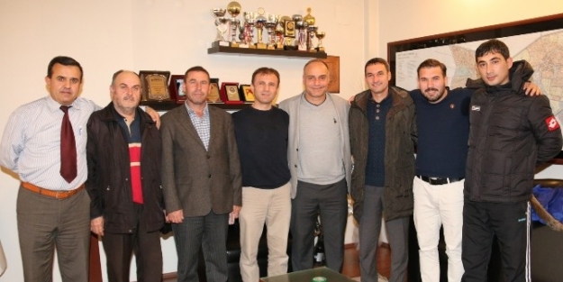 Süper Amatörlerden Nezaket Ziyareti