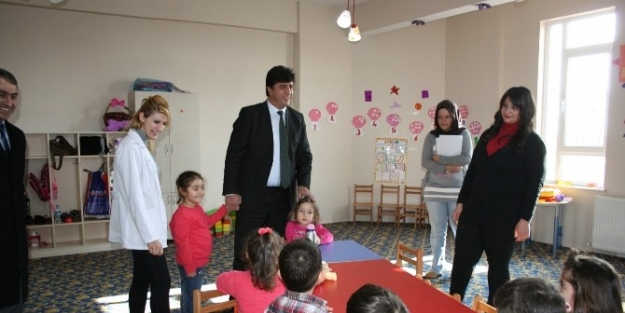 Pasinler Belediyesi Anaokullarına Oyun Parkurları Kurdurdu