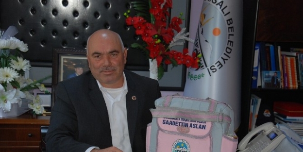 Karaisalı Belediyesi’nden Yeni Doğanlara Hediye