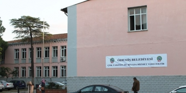 Ödemiş Belediyesi Eski Adliye Binasına Taşınıyor