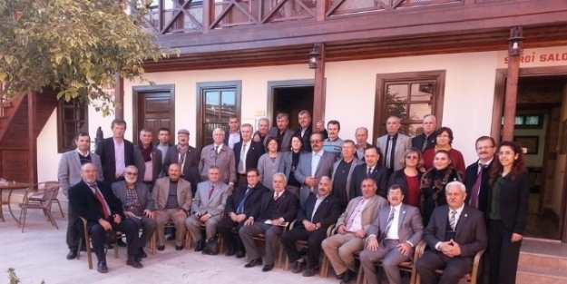 Türkiyeli Muhtarların Ödemiş Çikarmasi