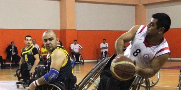 Tekerlekli Sandalye Basketbolda Derbi Buca’nın