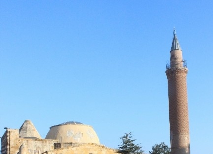 Tarihi Cacabey Medresesi Çevresinde Düzenleme Yapılıyor