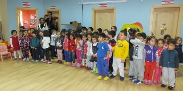 Burhaniye’ De Minik Öğrenciler Yerli Malı Haftasını Kutladı