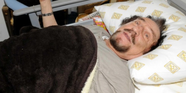 Ünlü karikatürist Bedri Koraman yoğun bakımda