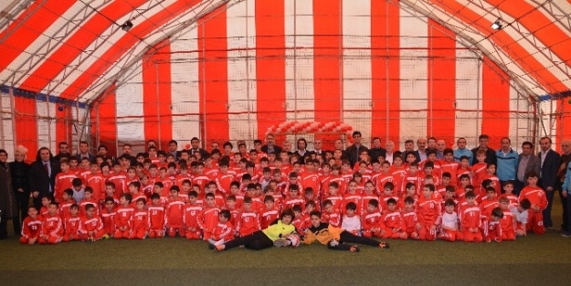 Geleceğin Yıldızları Körfez Futbol Akademisinden Yetişecek