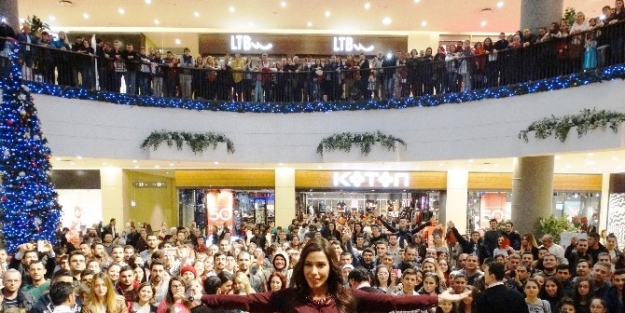 Burcu Güneş Optimum’u Salladı