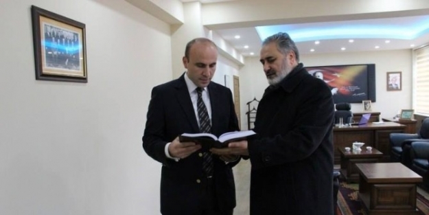 Erzurum Müftüsü Hasan Çinar Olur İlçesini Ziyaret Etti