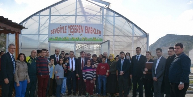 Zihinsel Engelliler Yunusemre İçin Çiçek Üretecek