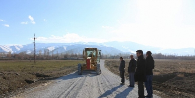 Gürpınar Belediyesi’nden Yol Yapım Çalişmasi