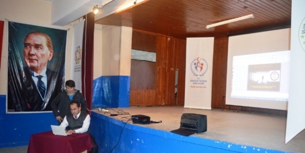 Gençlere Madde Bağımlılığı Semineri Verildi