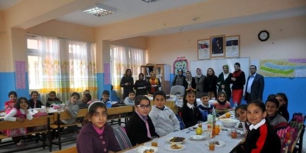 Kahta’da Yerli Malı Haftası Kutlandı