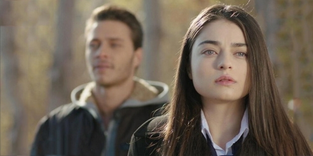 Özcan Deniz'in eski sevgilisi çatıdan düştü