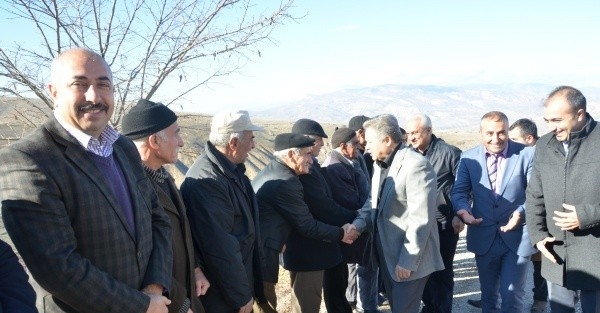 Vali Kahraman’dan Kemah Köylerine Ziyaret