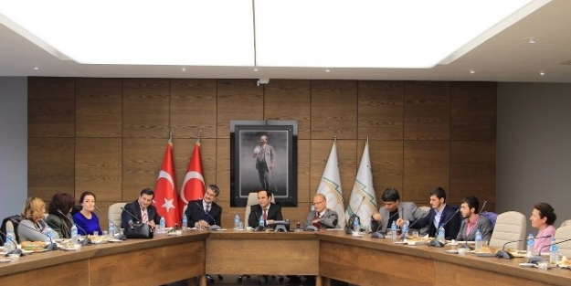 Uşak’ta Okuyan Tekstil Öğrencilerine İş İmkani Hazır