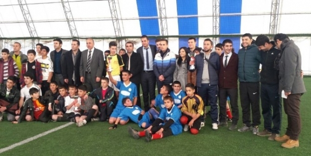 Hakkari’de Futsal Turnuvası Sone Erdi