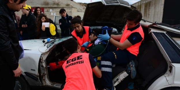 İzmir’in Acil Sağlık Ordusu Güven Verdi