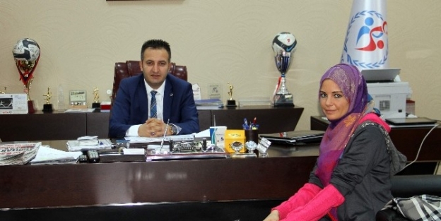 Burcu Çetinkaya, Yıldız’ı Ziyaret Etti