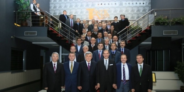 Başkan Karaosmanoğlu, Danıştay Üyeliğine Seçilen Bülbül’e Veda Yemeği Verdi