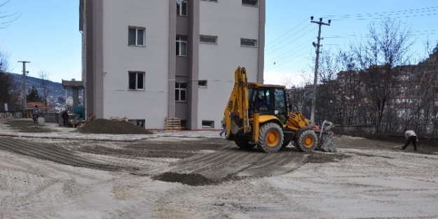 Belediyeden İmam Hatip Lisesi Yurduna Çevre Düzenlemesi