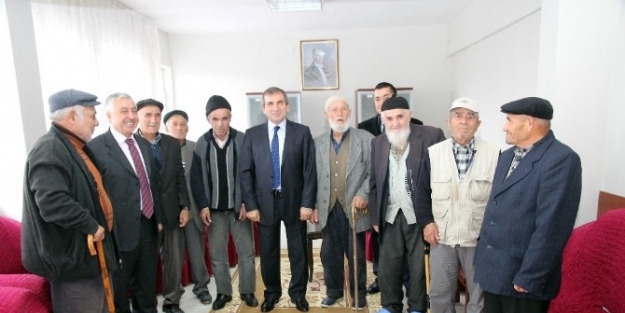 Yozgat Valisi Yazıcı’dan Huzurevine Ziyaret