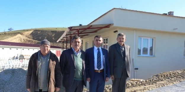 Sarıgöl’de Modern Tavuk Çiftliği Hizmete Girdi