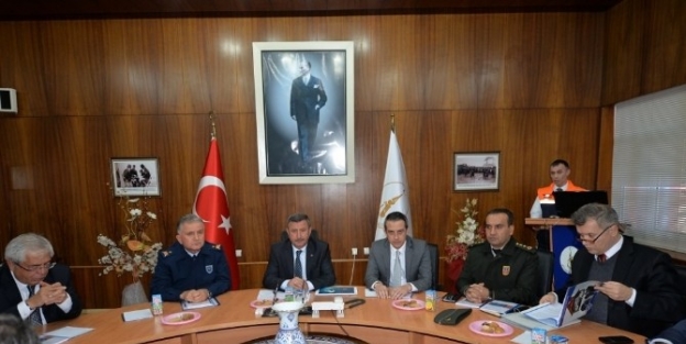 Vali Şerif Yılmaz: Depremi Unutmamalıyız