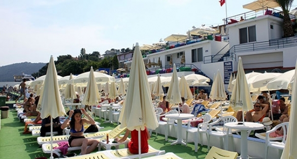 İstanbul'un en ünlü plajı yıkılıyor!